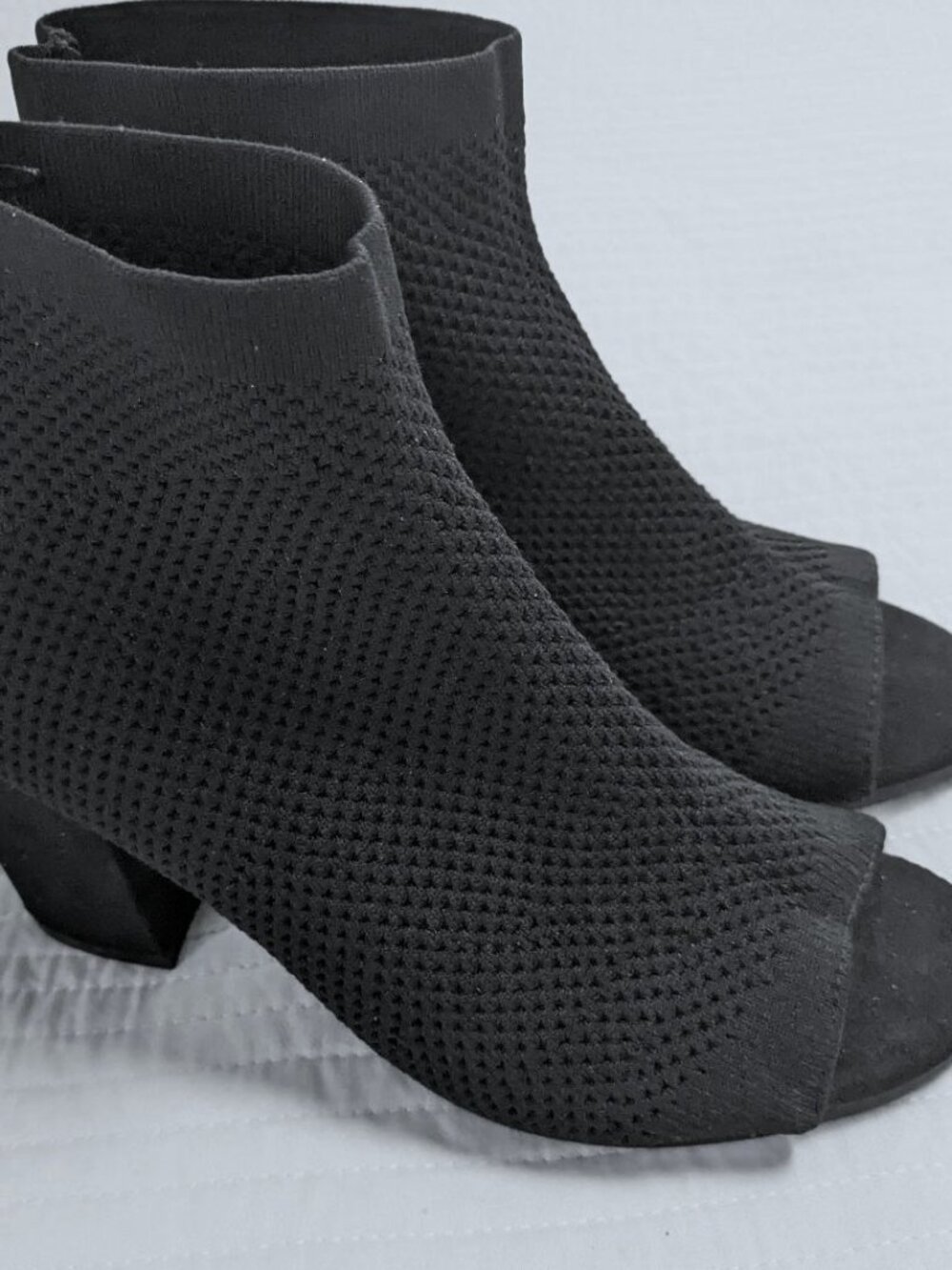Modern Minimalist Urban Chic Sleek Edgy Sock Bootie Knit/Stretch Ankle Boot Sz.6